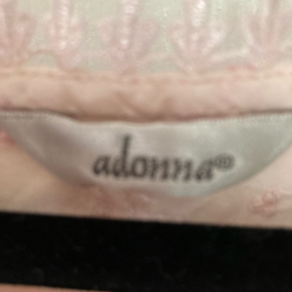 Adonna pink embroidered eyelet nightgown with lace trim - Picture 3 of 8